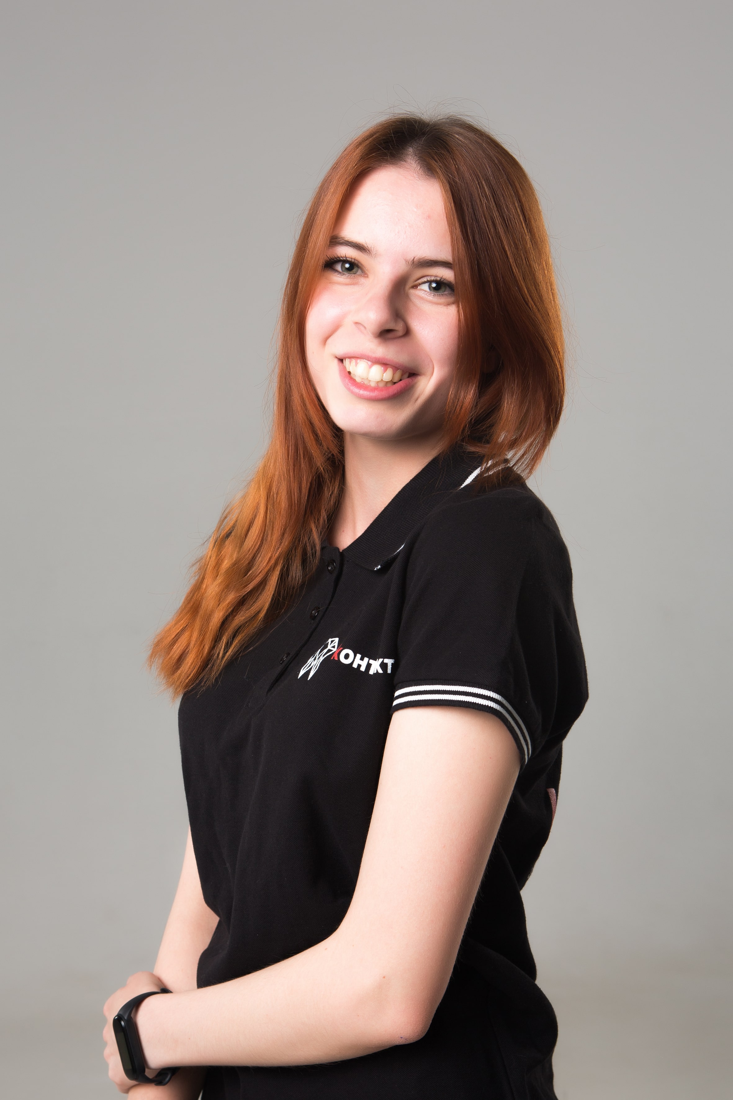 улыбающийся(аяся)Юстина