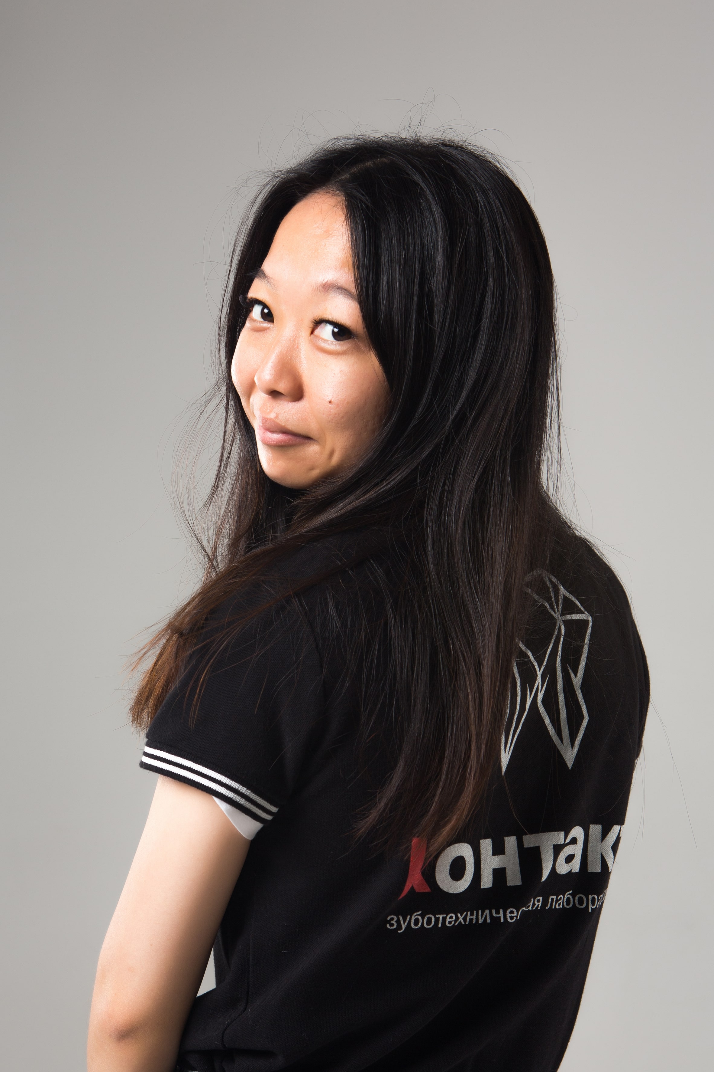 улыбающийся(аяся)Ким Елена