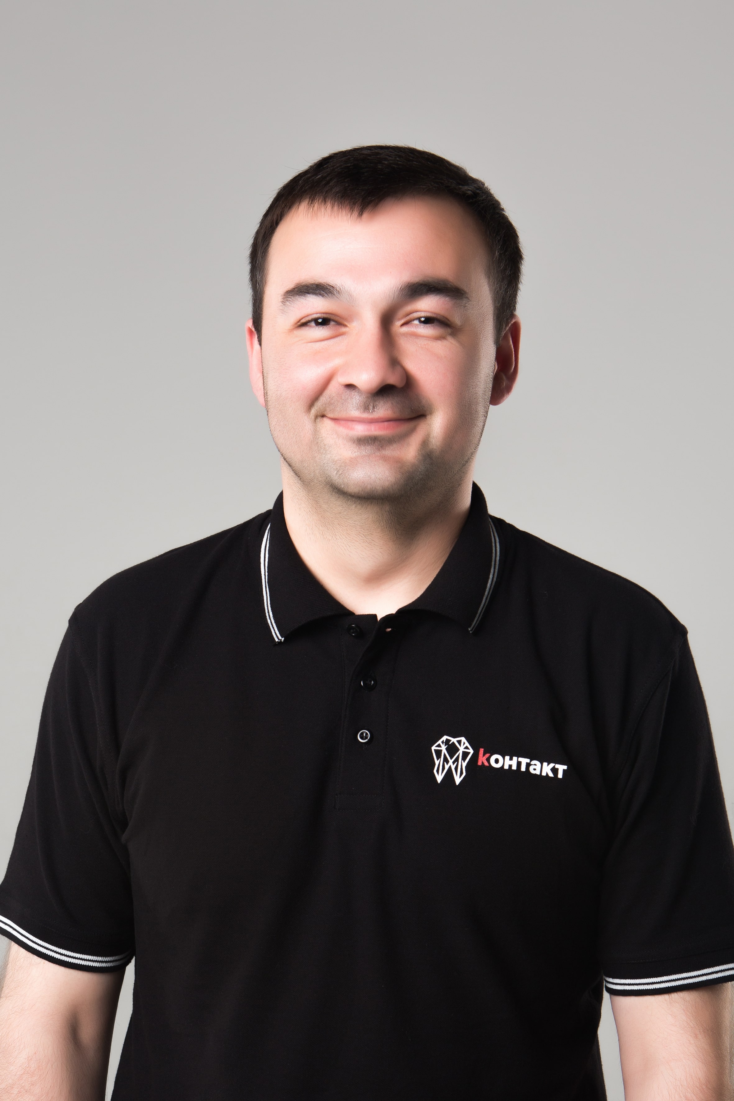 улыбающийся(аяся)Аутлев Хамид