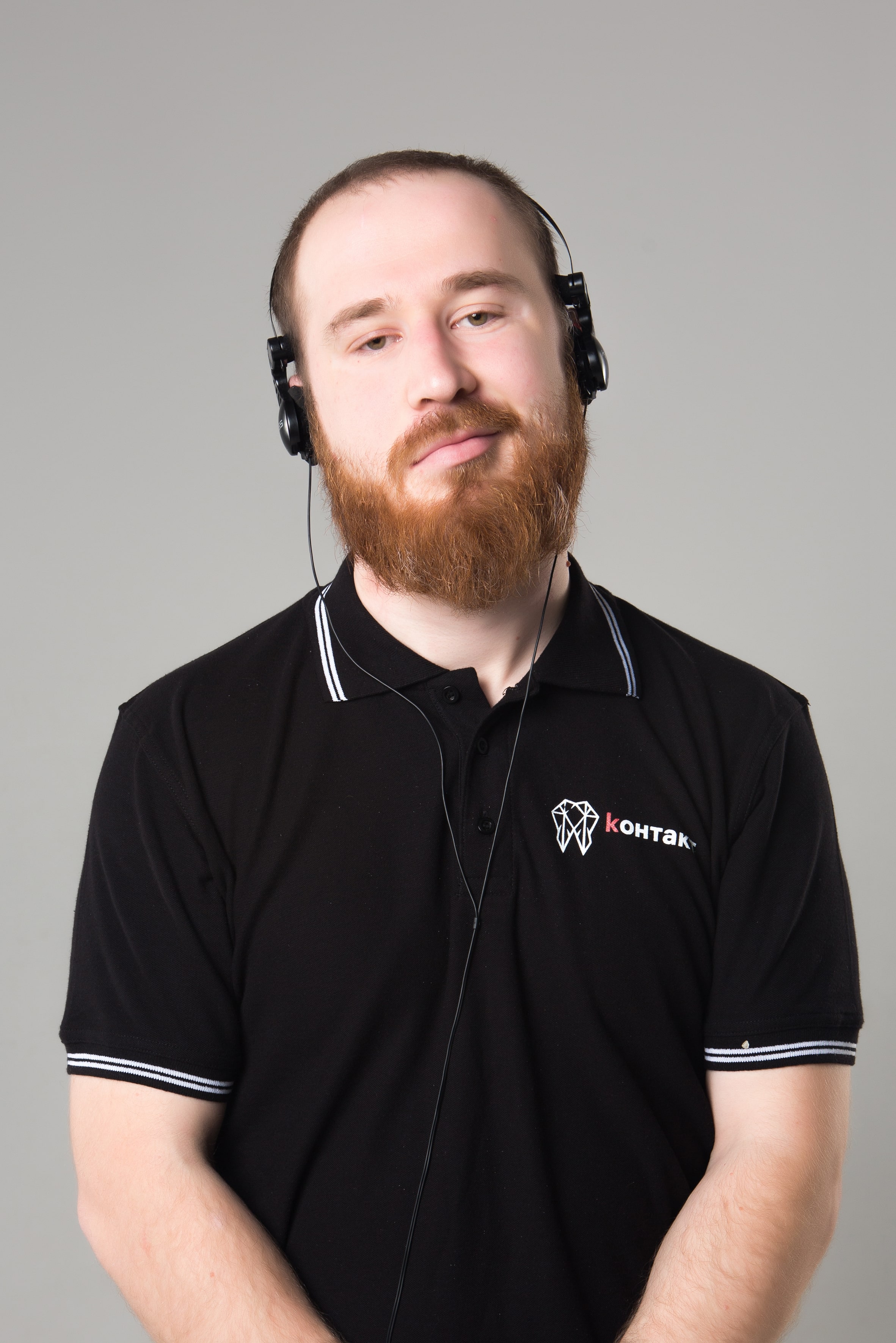 улыбающийся(аяся)Султанов Иса